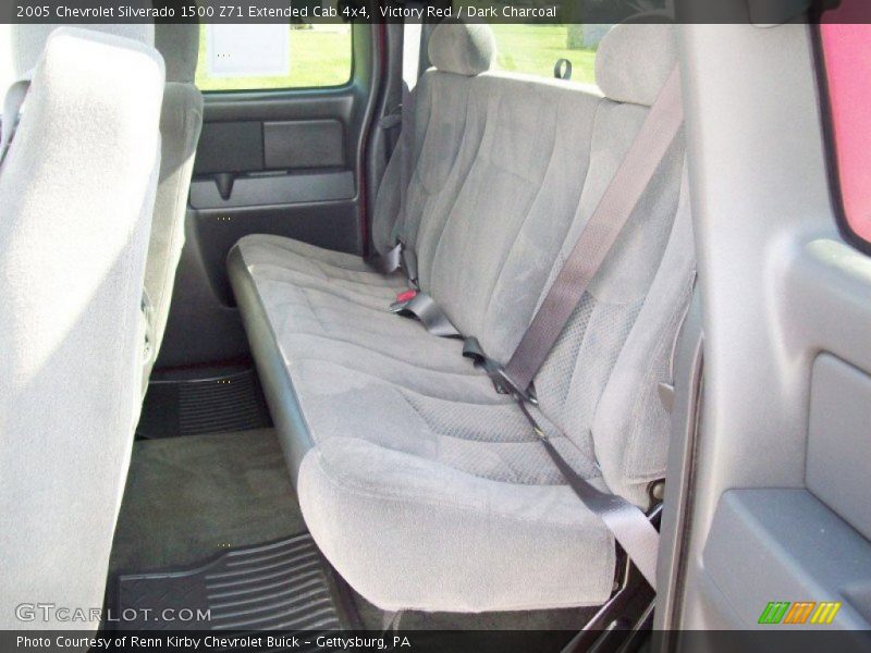 Victory Red / Dark Charcoal 2005 Chevrolet Silverado 1500 Z71 Extended Cab 4x4