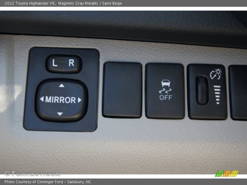 Magnetic Gray Metallic / Sand Beige 2012 Toyota Highlander V6