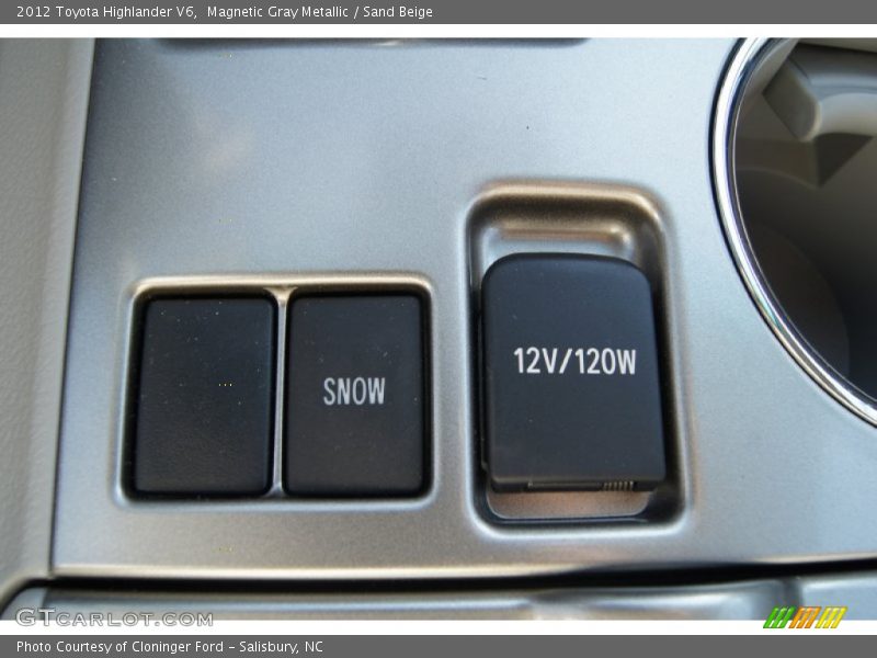 Magnetic Gray Metallic / Sand Beige 2012 Toyota Highlander V6