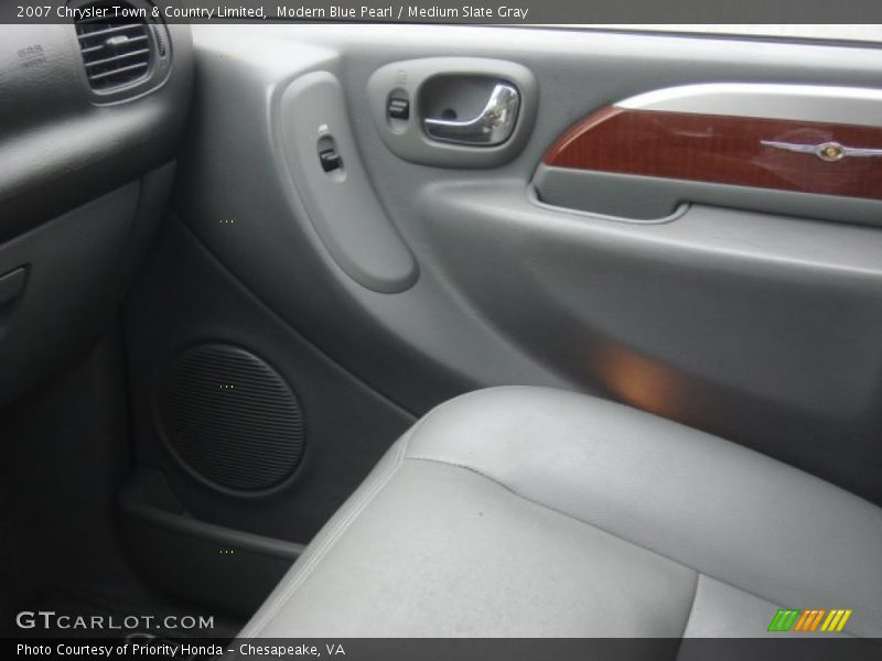 Modern Blue Pearl / Medium Slate Gray 2007 Chrysler Town & Country Limited