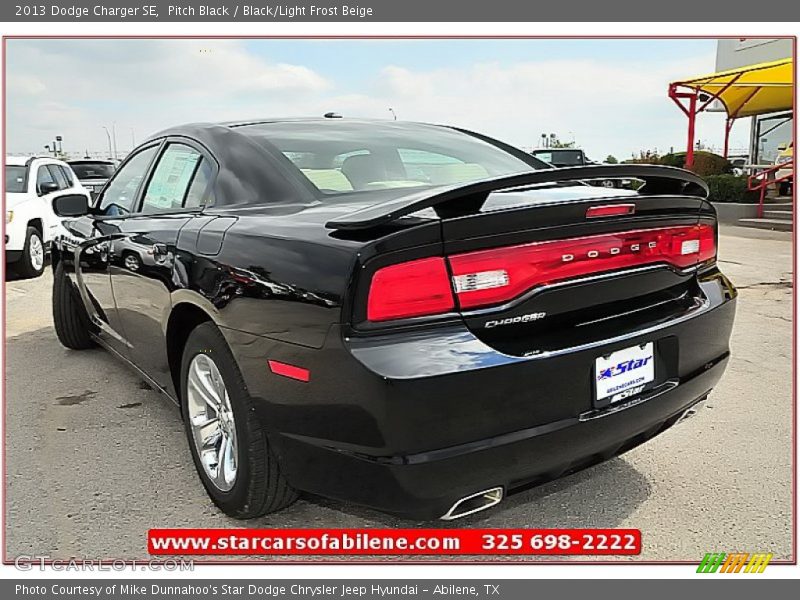 Pitch Black / Black/Light Frost Beige 2013 Dodge Charger SE