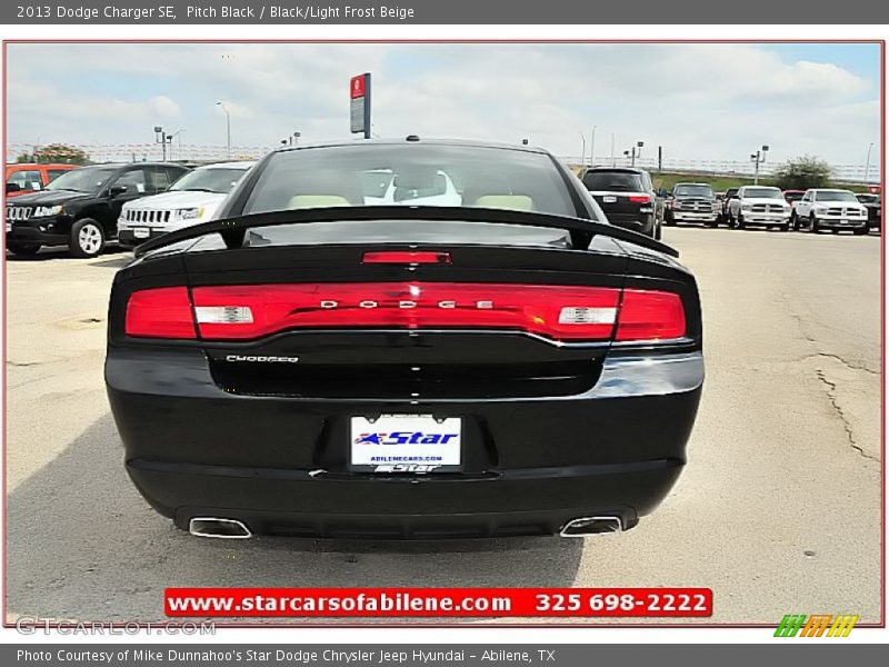 Pitch Black / Black/Light Frost Beige 2013 Dodge Charger SE