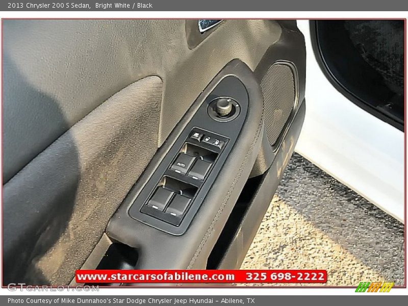 Bright White / Black 2013 Chrysler 200 S Sedan