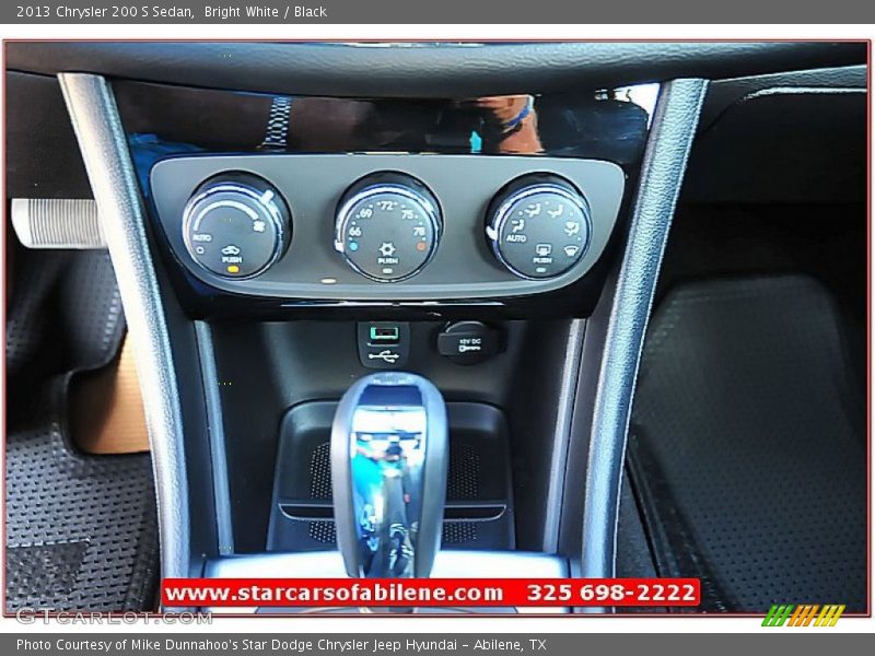Bright White / Black 2013 Chrysler 200 S Sedan