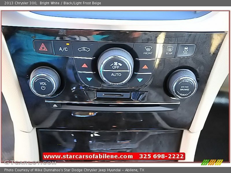 Bright White / Black/Light Frost Beige 2013 Chrysler 300