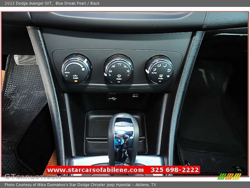 Blue Streak Pearl / Black 2013 Dodge Avenger SXT
