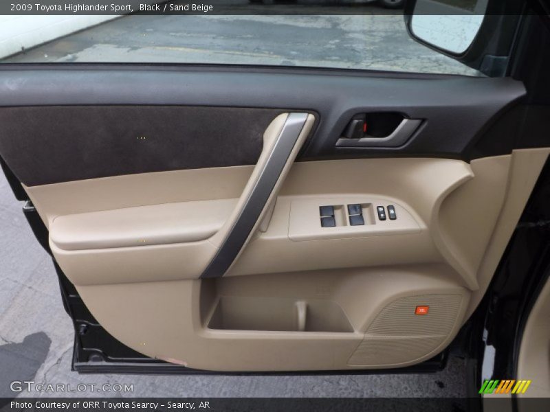 Door Panel of 2009 Highlander Sport