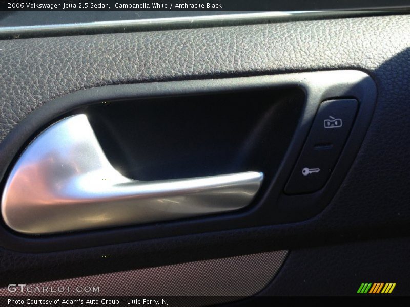 Campanella White / Anthracite Black 2006 Volkswagen Jetta 2.5 Sedan