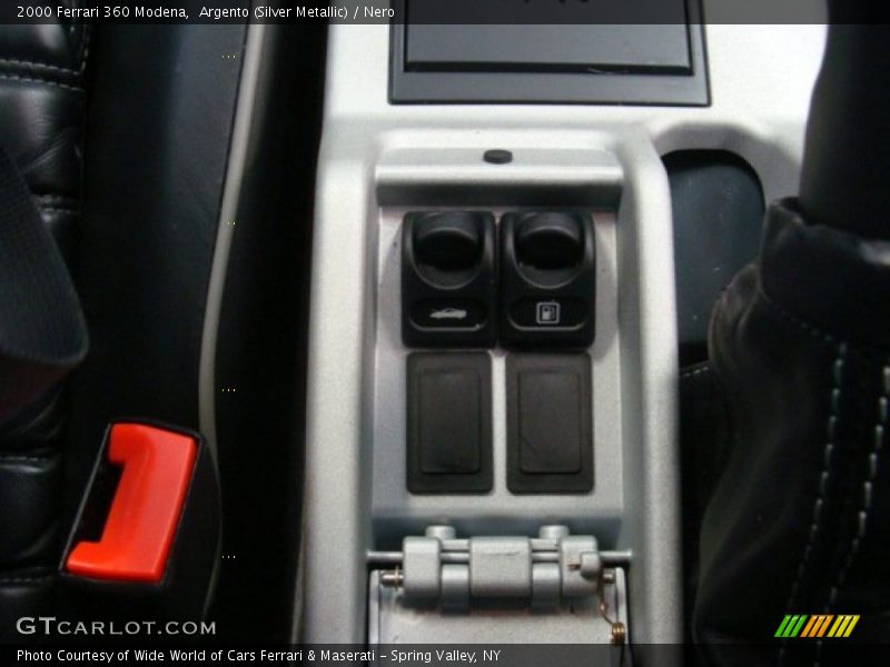 Controls of 2000 360 Modena