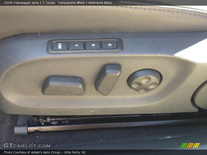 Campanella White / Anthracite Black 2006 Volkswagen Jetta 2.5 Sedan