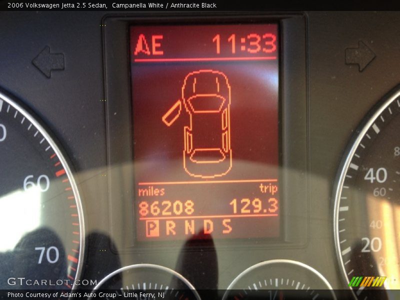 Campanella White / Anthracite Black 2006 Volkswagen Jetta 2.5 Sedan