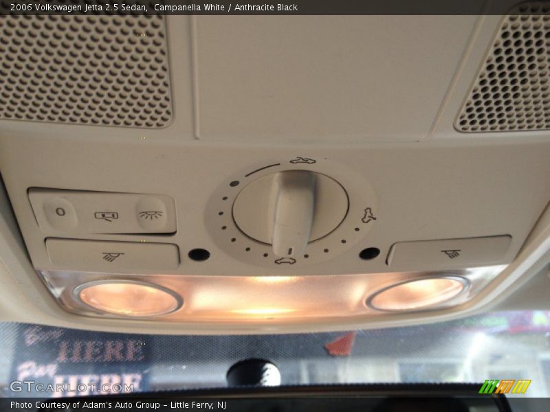 Campanella White / Anthracite Black 2006 Volkswagen Jetta 2.5 Sedan