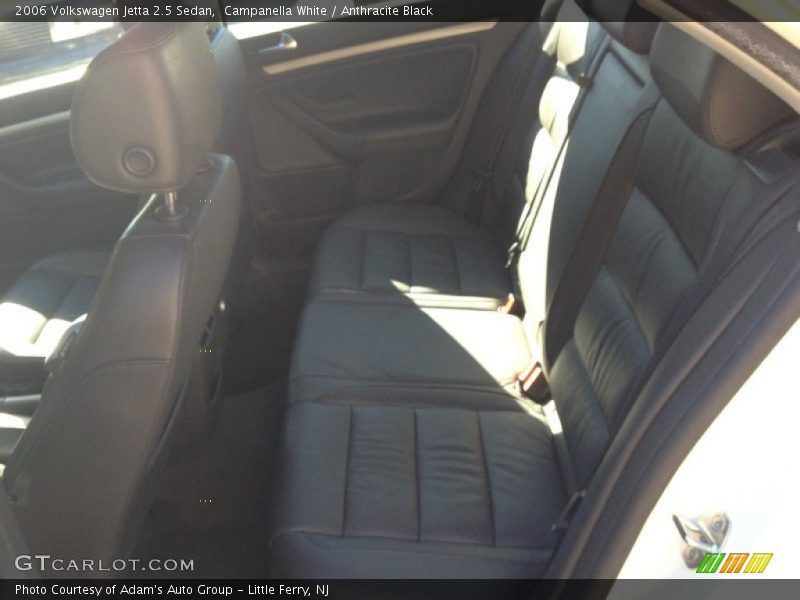 Campanella White / Anthracite Black 2006 Volkswagen Jetta 2.5 Sedan