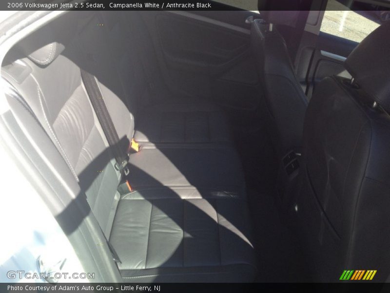 Campanella White / Anthracite Black 2006 Volkswagen Jetta 2.5 Sedan