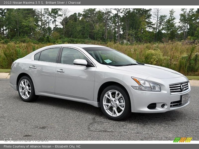 Front 3/4 View of 2013 Maxima 3.5 S