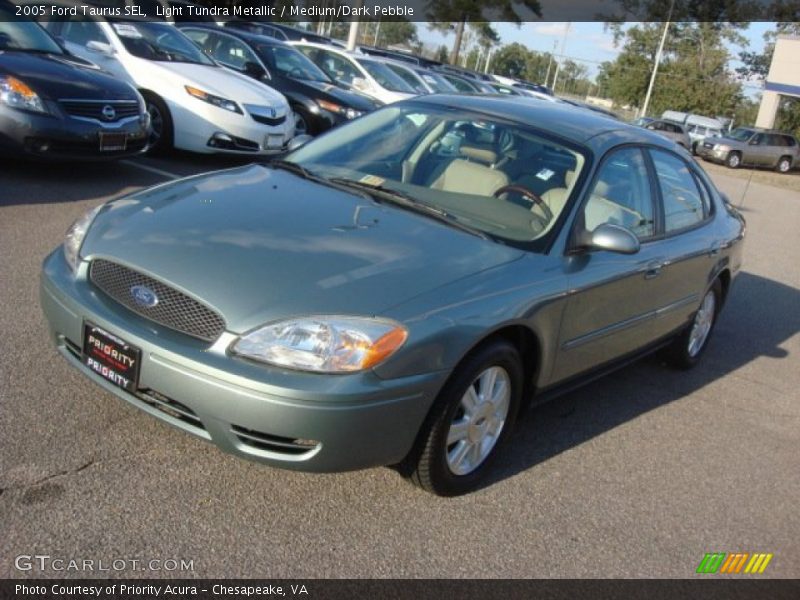 Light Tundra Metallic / Medium/Dark Pebble 2005 Ford Taurus SEL