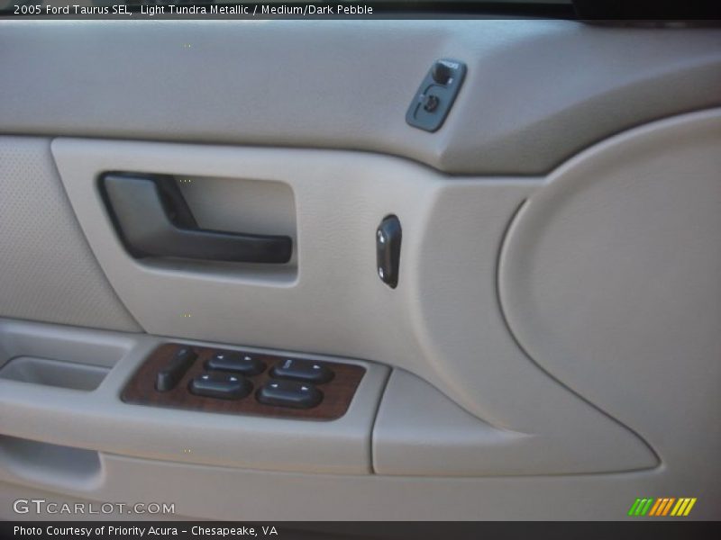 Light Tundra Metallic / Medium/Dark Pebble 2005 Ford Taurus SEL