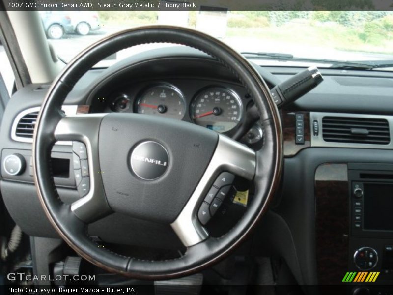  2007 Yukon Denali AWD Steering Wheel
