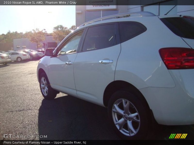 Phantom White / Gray 2010 Nissan Rogue SL AWD