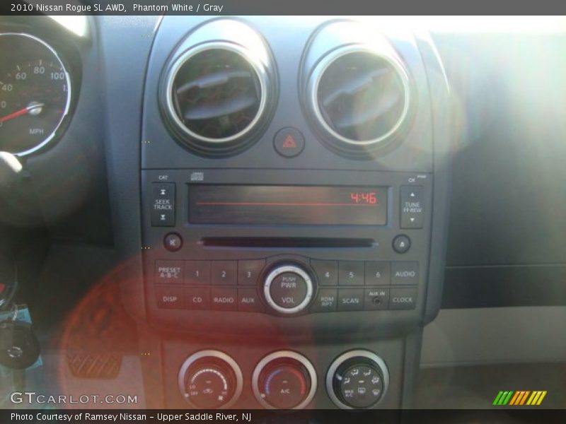 Phantom White / Gray 2010 Nissan Rogue SL AWD