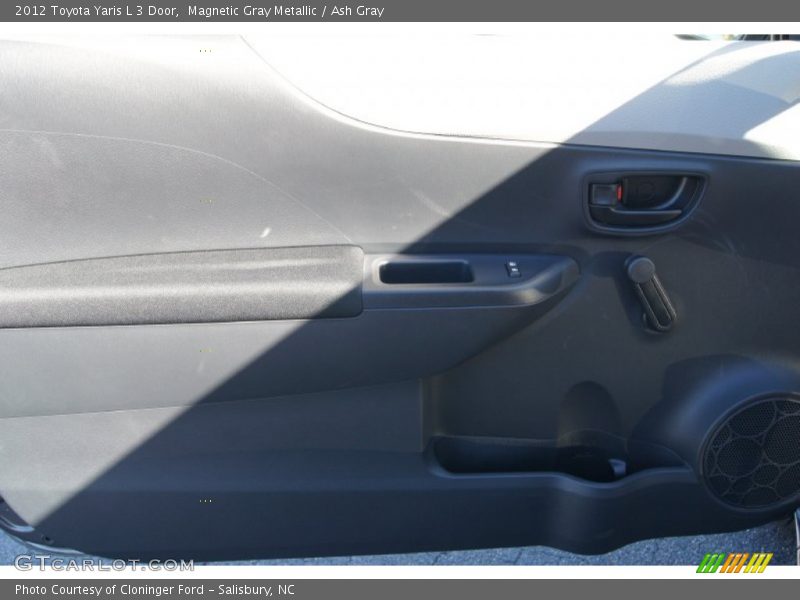 Magnetic Gray Metallic / Ash Gray 2012 Toyota Yaris L 3 Door