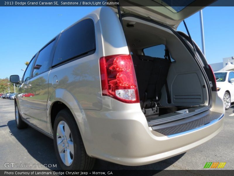 Sandstone / Black/Light Graystone 2013 Dodge Grand Caravan SE