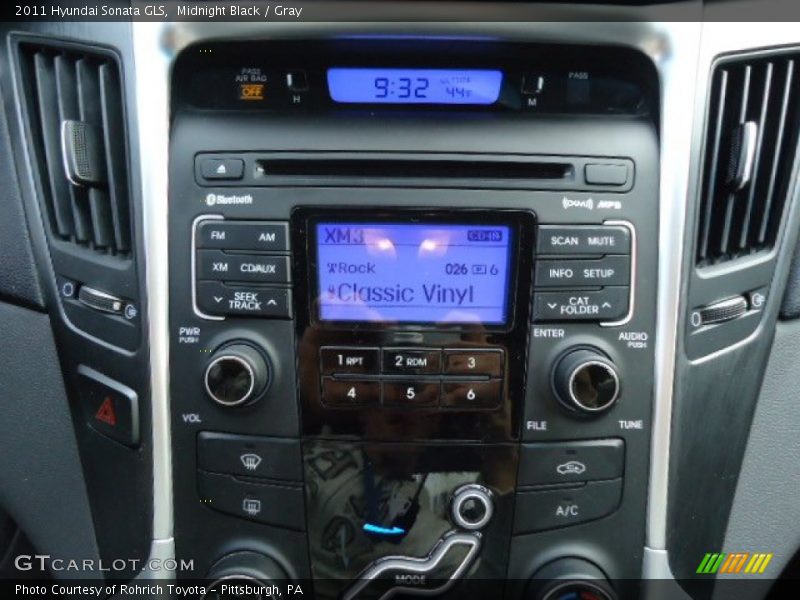 Midnight Black / Gray 2011 Hyundai Sonata GLS