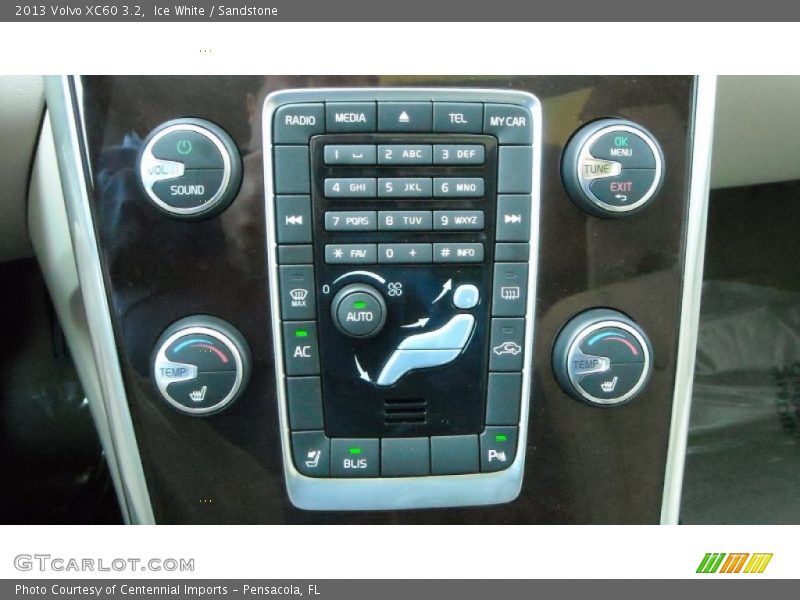 Ice White / Sandstone 2013 Volvo XC60 3.2