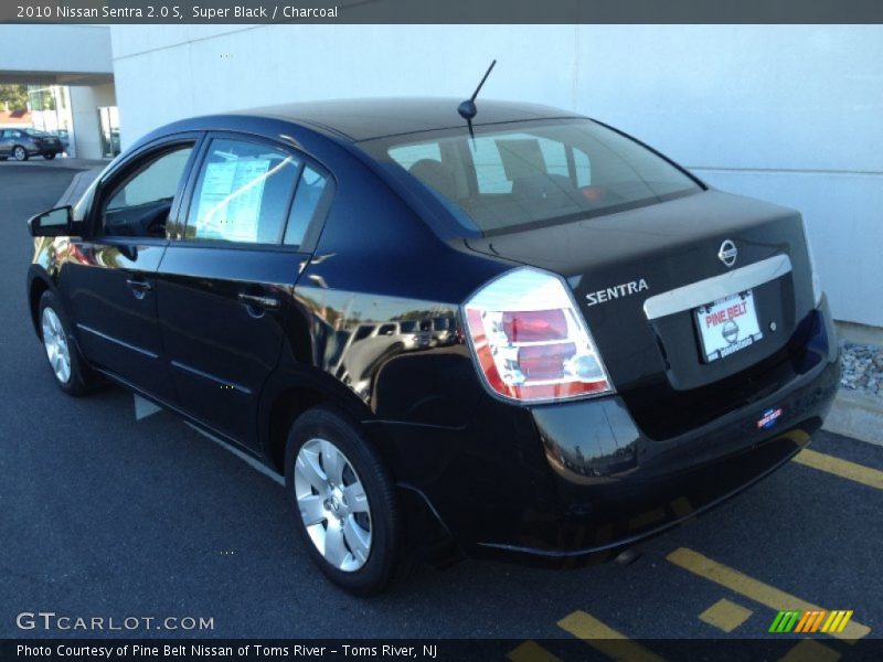 Super Black / Charcoal 2010 Nissan Sentra 2.0 S