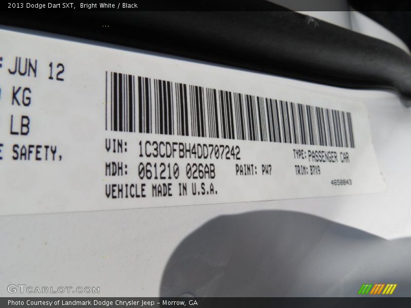 Bright White / Black 2013 Dodge Dart SXT