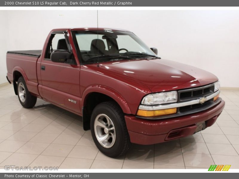 Front 3/4 View of 2000 S10 LS Regular Cab