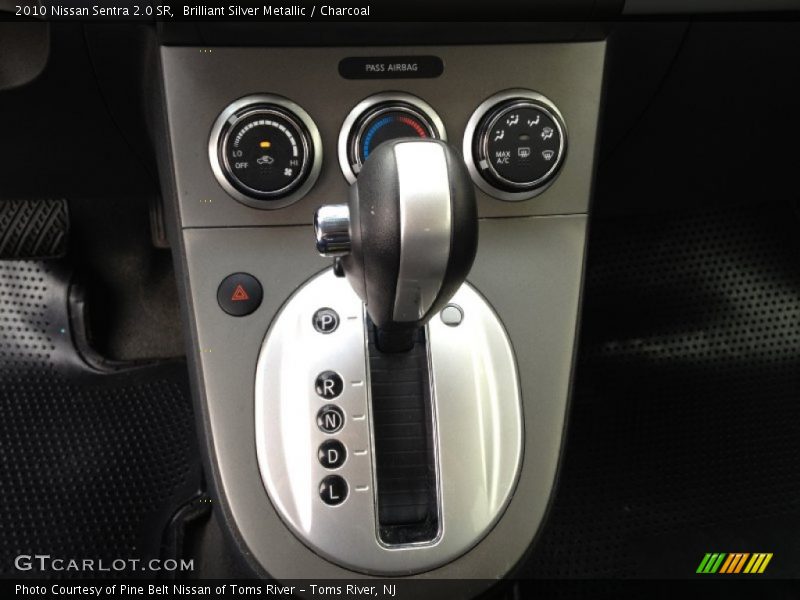 Brilliant Silver Metallic / Charcoal 2010 Nissan Sentra 2.0 SR