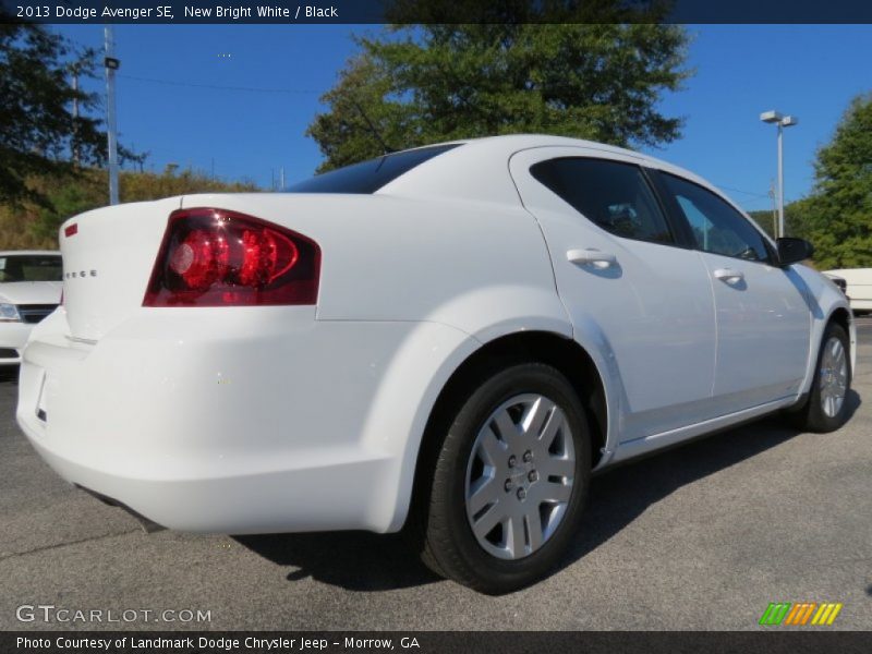 New Bright White / Black 2013 Dodge Avenger SE