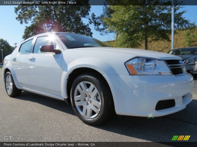 New Bright White / Black 2013 Dodge Avenger SE