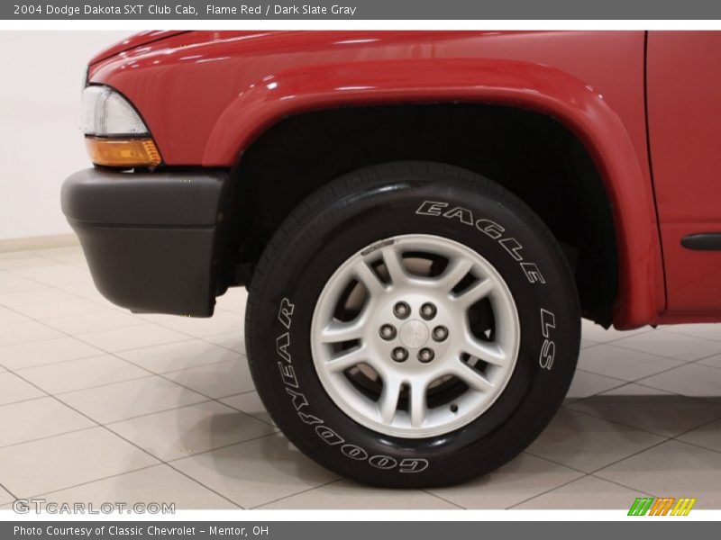 Flame Red / Dark Slate Gray 2004 Dodge Dakota SXT Club Cab