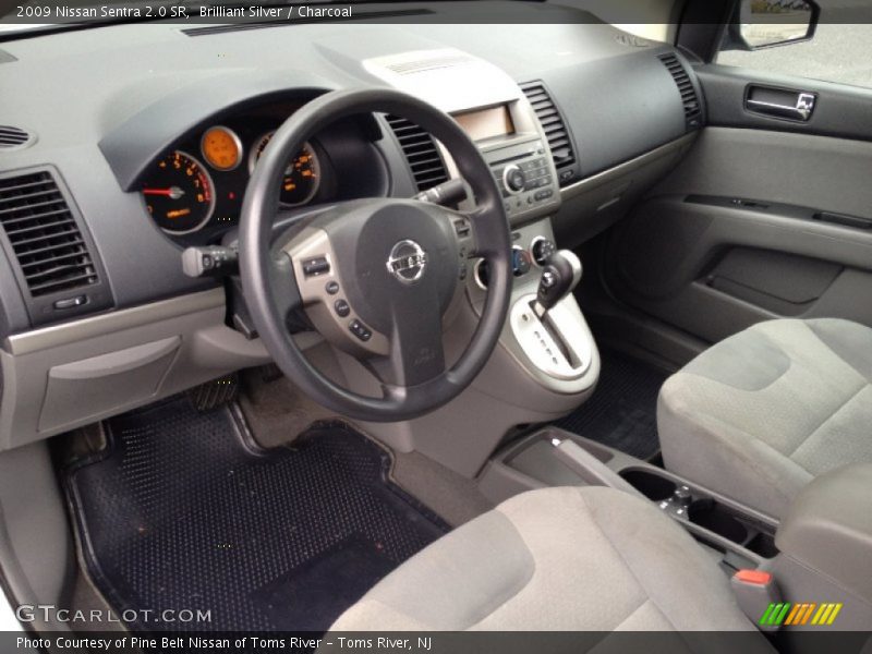 Brilliant Silver / Charcoal 2009 Nissan Sentra 2.0 SR