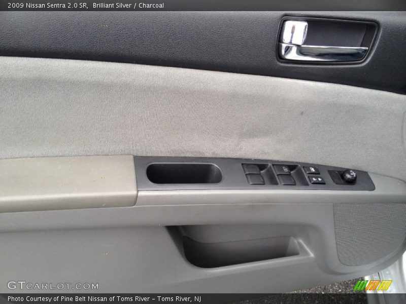 Brilliant Silver / Charcoal 2009 Nissan Sentra 2.0 SR