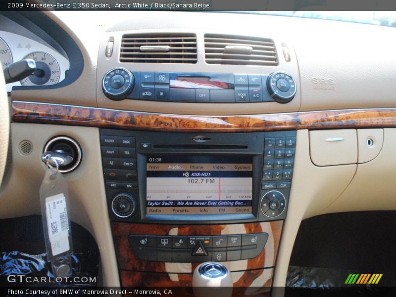 Arctic White / Black/Sahara Beige 2009 Mercedes-Benz E 350 Sedan