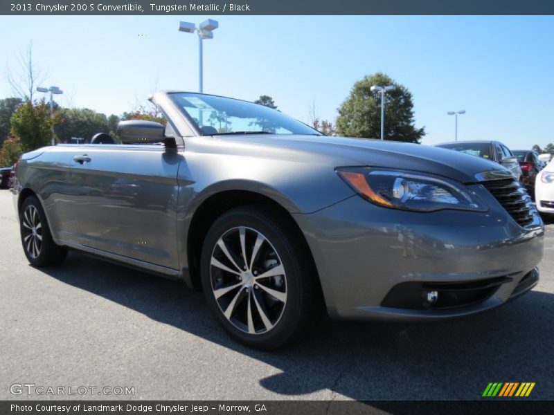 Front 3/4 View of 2013 200 S Convertible