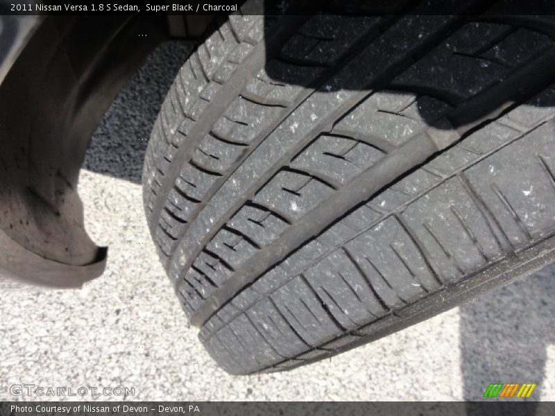 Super Black / Charcoal 2011 Nissan Versa 1.8 S Sedan