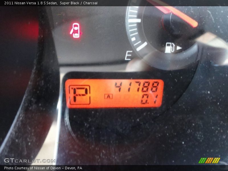 Super Black / Charcoal 2011 Nissan Versa 1.8 S Sedan
