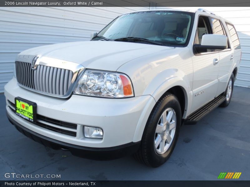 Oxford White / Camel 2006 Lincoln Navigator Luxury