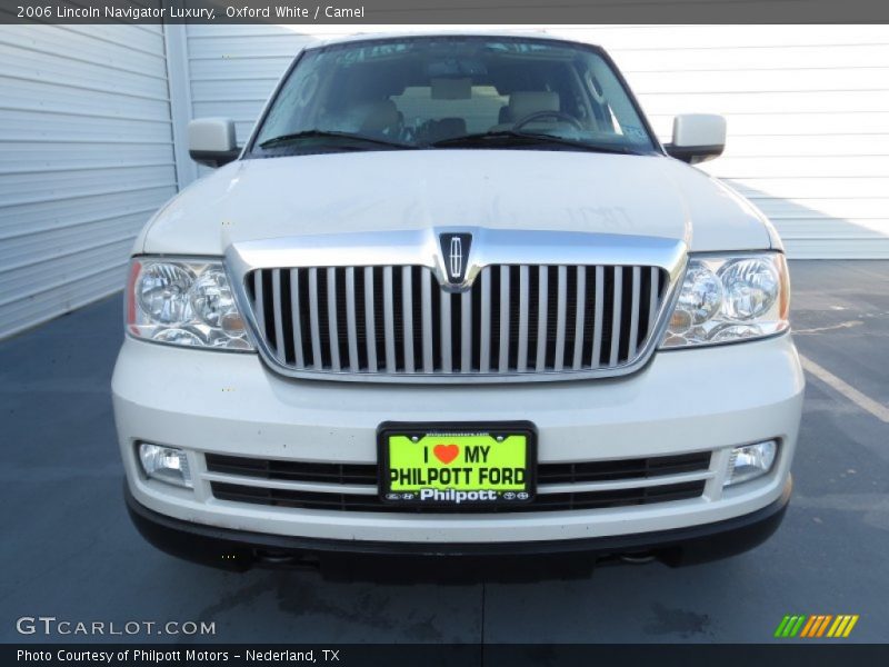 Oxford White / Camel 2006 Lincoln Navigator Luxury
