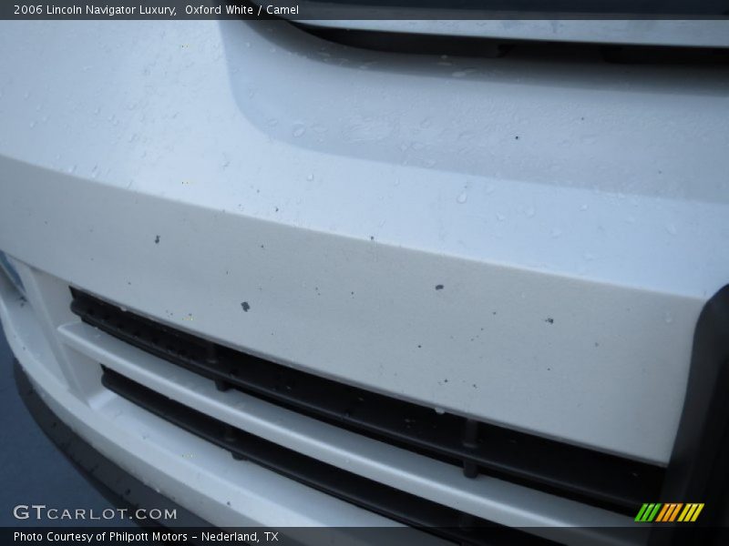 Oxford White / Camel 2006 Lincoln Navigator Luxury