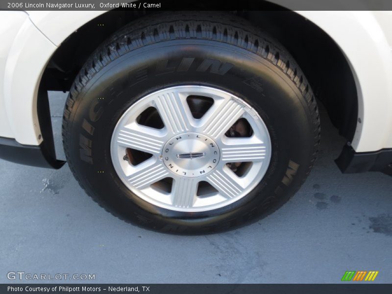 Oxford White / Camel 2006 Lincoln Navigator Luxury