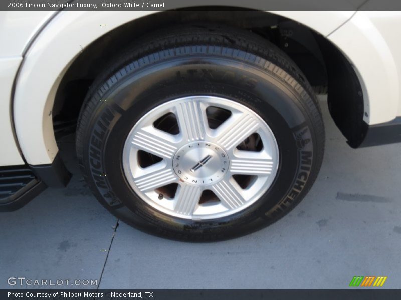 Oxford White / Camel 2006 Lincoln Navigator Luxury