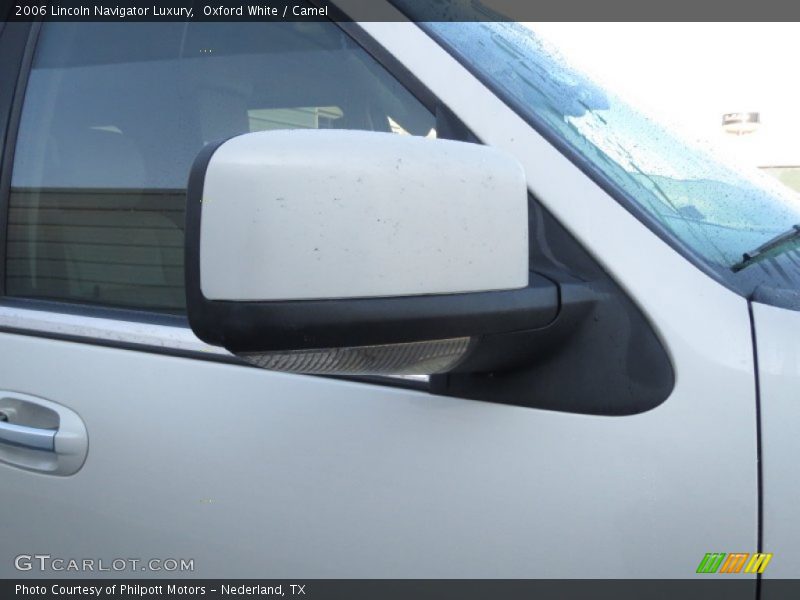 Oxford White / Camel 2006 Lincoln Navigator Luxury