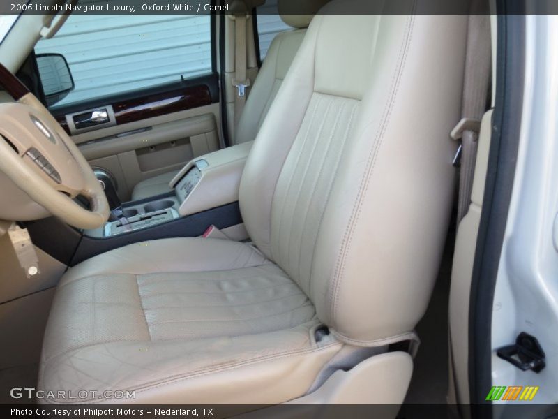 Oxford White / Camel 2006 Lincoln Navigator Luxury
