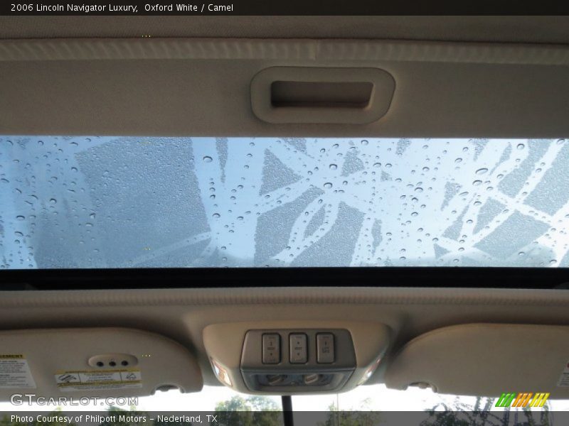 Oxford White / Camel 2006 Lincoln Navigator Luxury