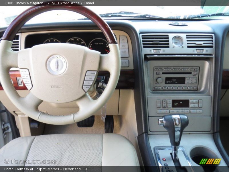 Oxford White / Camel 2006 Lincoln Navigator Luxury